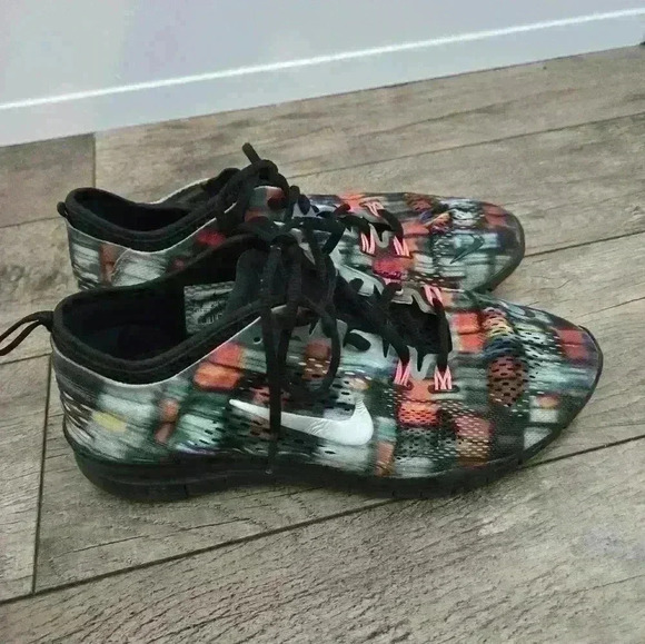 Nike Multicolor Women's Sneakers - Picture 5 of 14